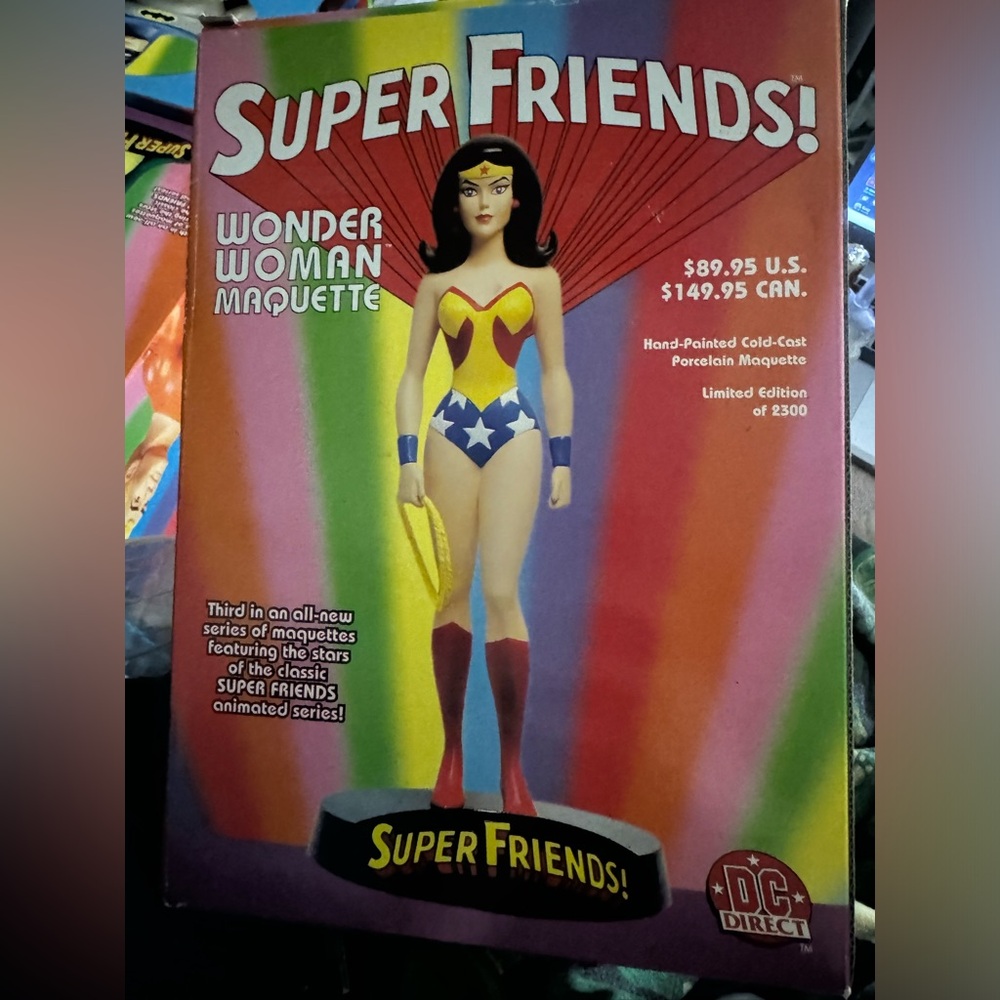 SUPER FRIENDS WONDER WOMAN MAQUETTE